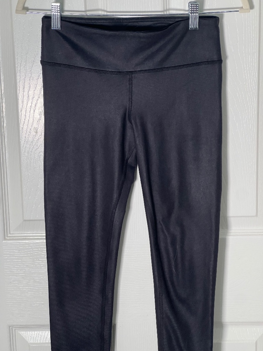 Alo Yoga High-Waist Airbrush Legging in Black Glossy - Size XS